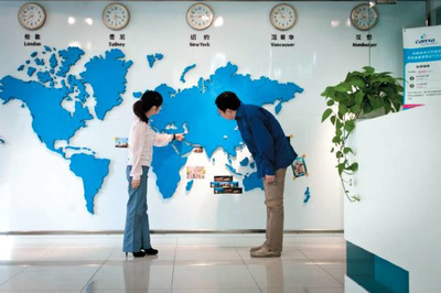 在線(xiàn)旅企線(xiàn)上爭(zhēng)流量、線(xiàn)下?lián)岄T(mén)店，傳統(tǒng)旅行社能否避免被“圍剿”？